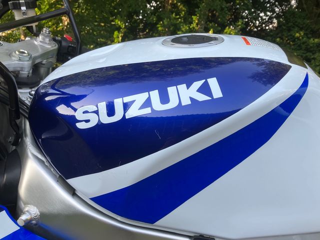 suzuki - gsx-r-750