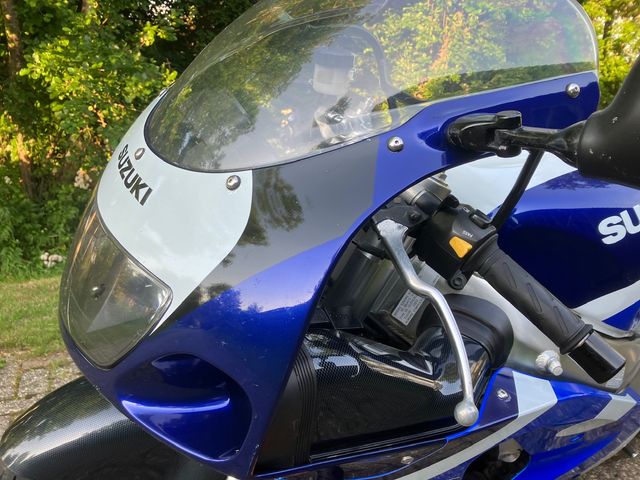 suzuki - gsx-r-750