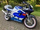 SUZUKI GSX-R 750