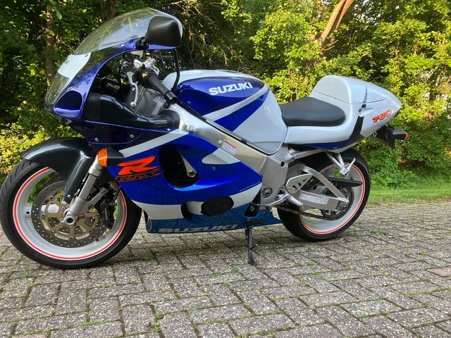 suzuki - gsx-r-750