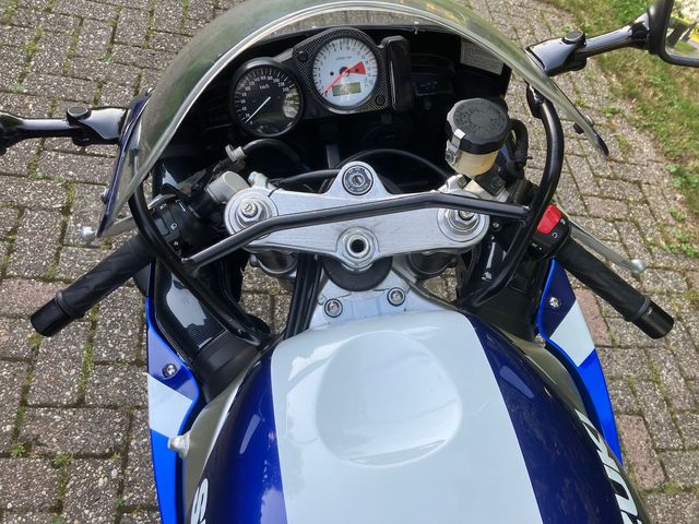 suzuki - gsx-r-750