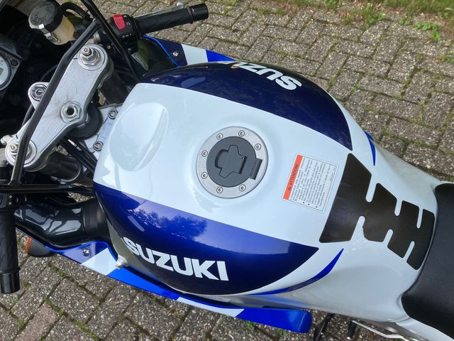 suzuki - gsx-r-750