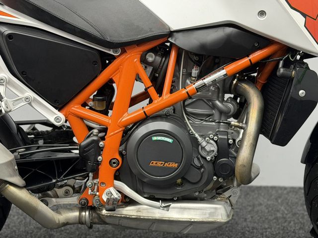 ktm - 690-duke