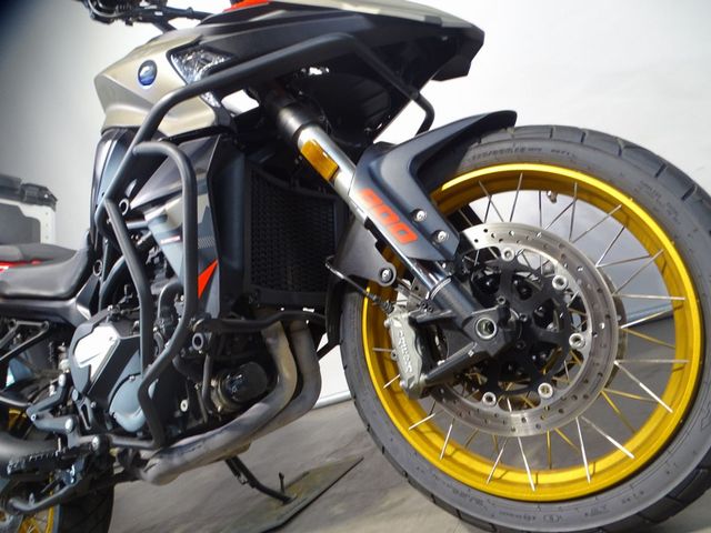 QJMOTOR - srt-800-sx-touring