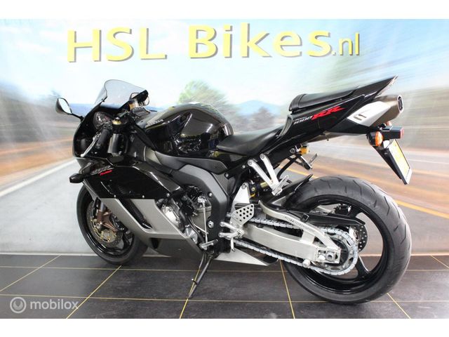 honda - cbr-1000-rr-fireblade