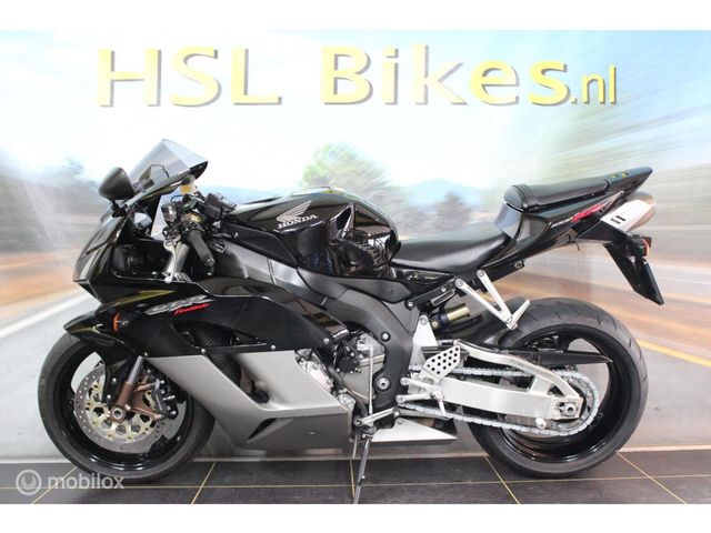 honda - cbr-1000-rr-fireblade