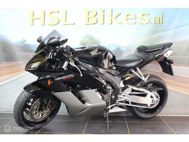 honda - cbr-1000-rr-fireblade