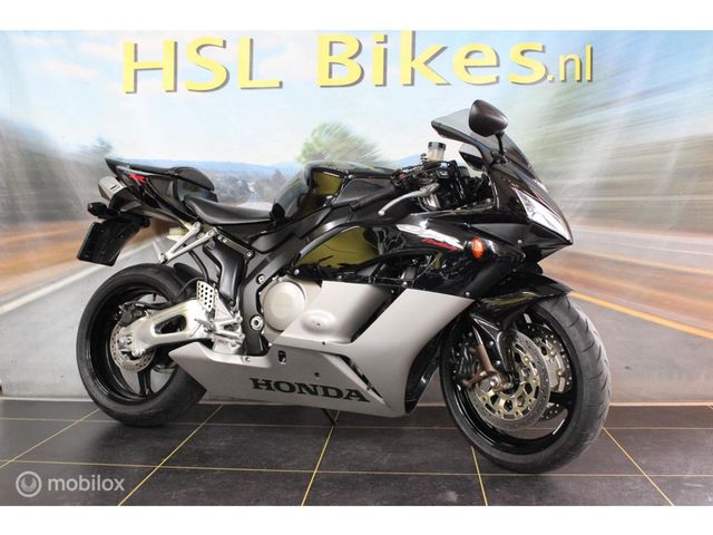 honda - cbr-1000-rr-fireblade