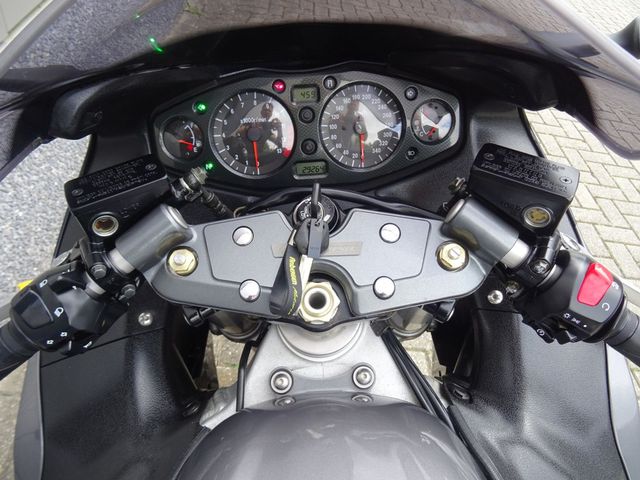 suzuki - gsx-r-1300-hayabusa
