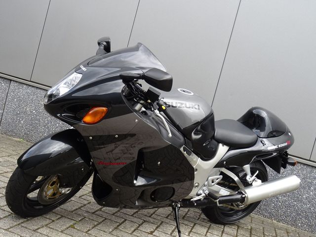 suzuki - gsx-r-1300-hayabusa