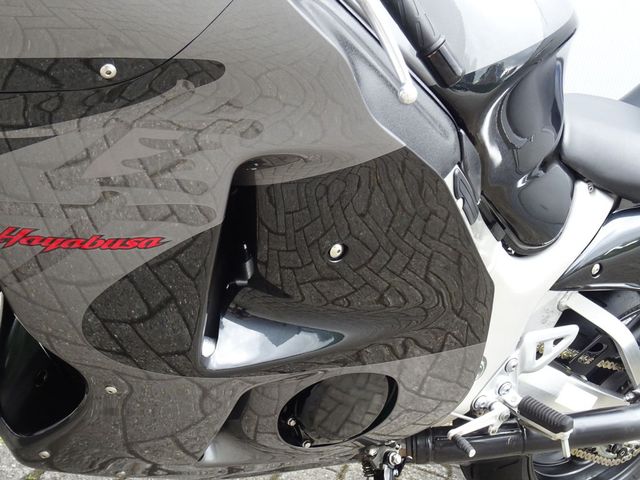 suzuki - gsx-r-1300-hayabusa