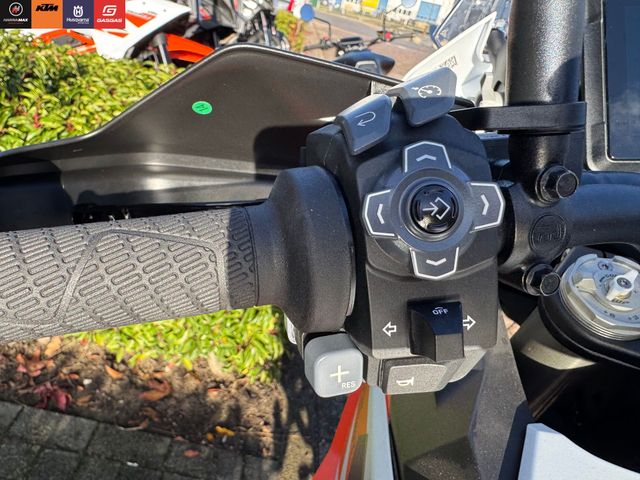 ktm - 1290-super-adventure-r
