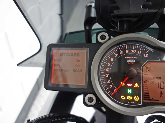 ktm - 1290-super-duke-gt