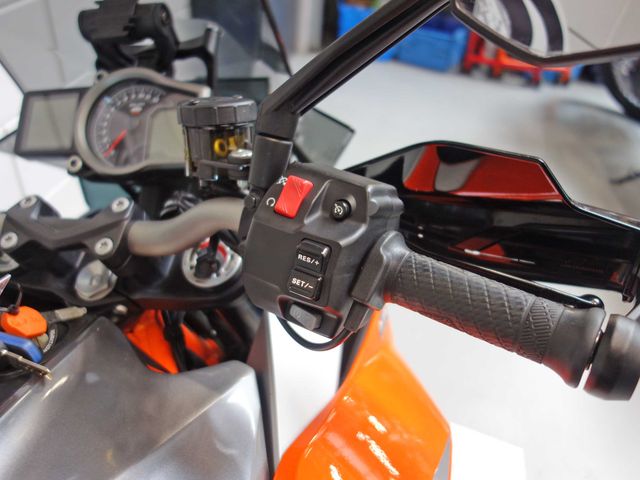 ktm - 1290-super-duke-gt