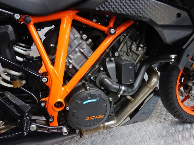ktm - 1290-super-duke-gt