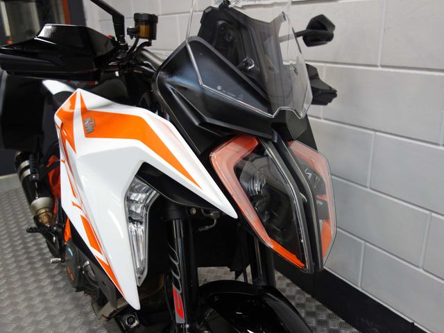 ktm - 1290-super-duke-gt