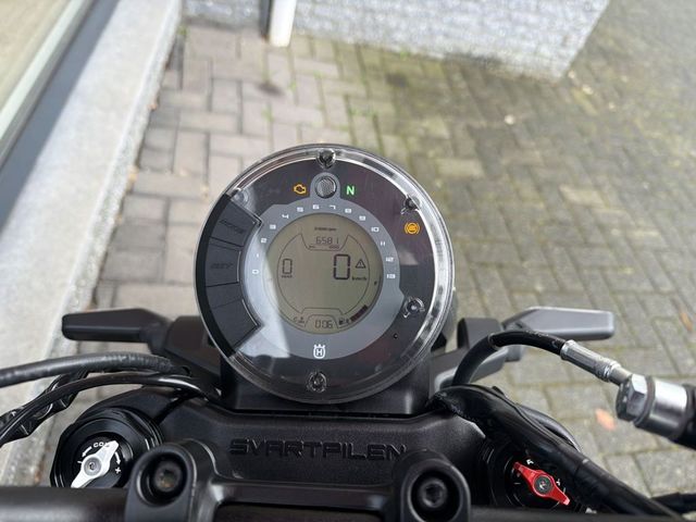 husqvarna - svartpilen-401