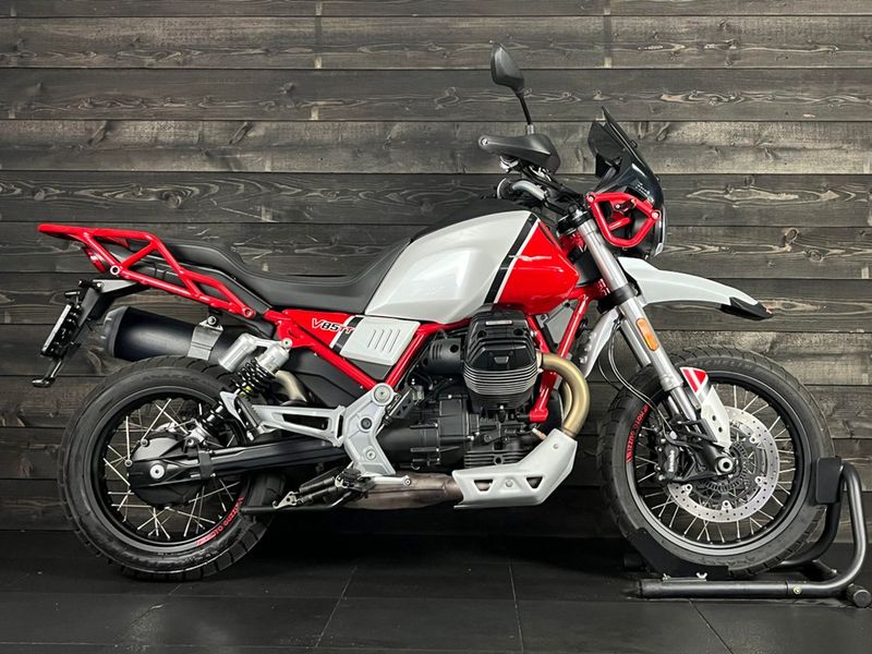 Moto Guzzi V85 TT Rosso Kalahari 2021 occasion