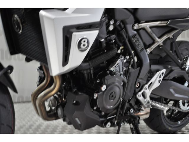 suzuki - gsx-8t