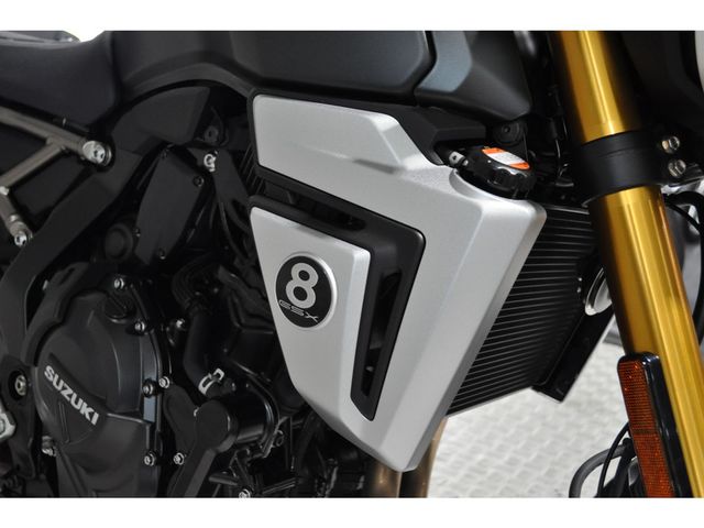 suzuki - gsx-8t