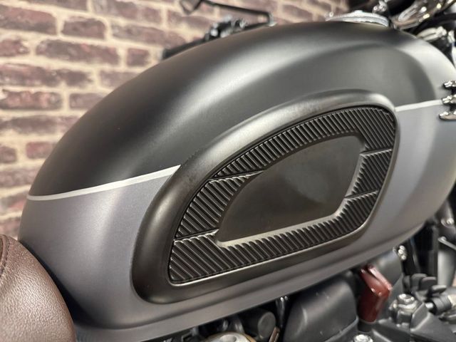 triumph - bonneville-t-120-black