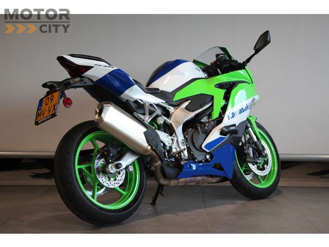 kawasaki - ninja-zx-4rr-40th-anniversary-edition