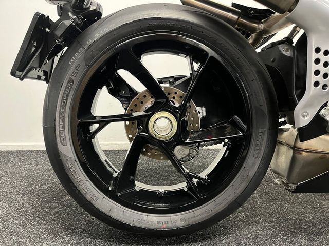 mv-agusta - brutale-1000-rs