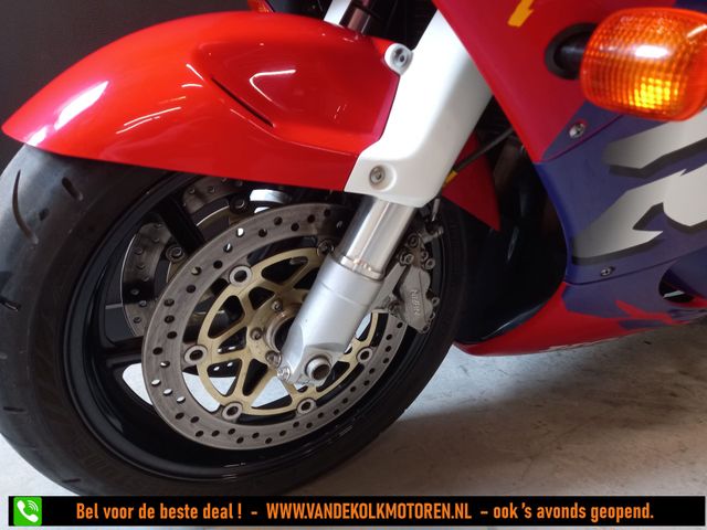 honda - cbr-900-rr-fireblade