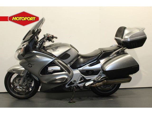 honda - st-1300-pan-european