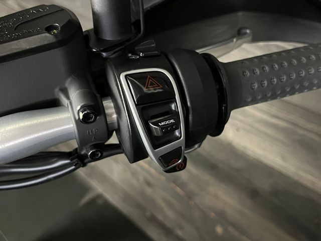 moto-guzzi - v-85-tt-travel