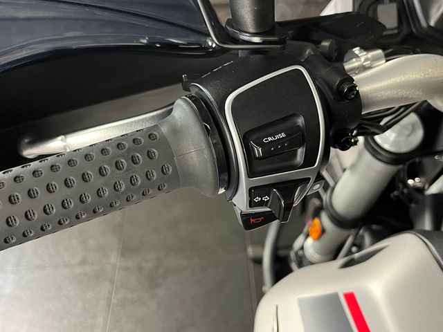 moto-guzzi - v-85-tt-travel