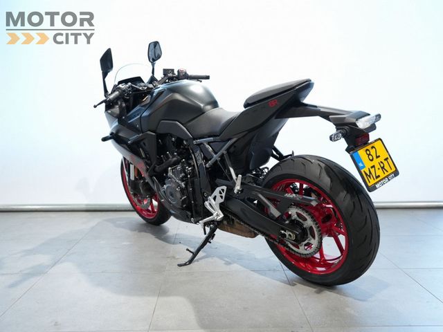 suzuki - gsx-8r