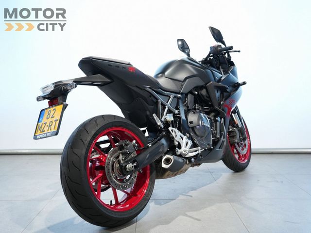 suzuki - gsx-8r