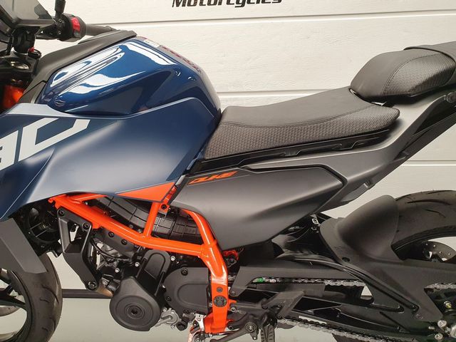 ktm - 390-duke-abs
