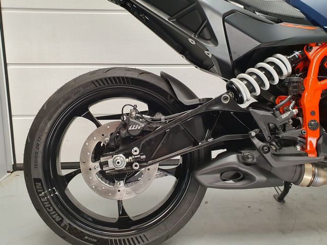 ktm - 390-duke-abs