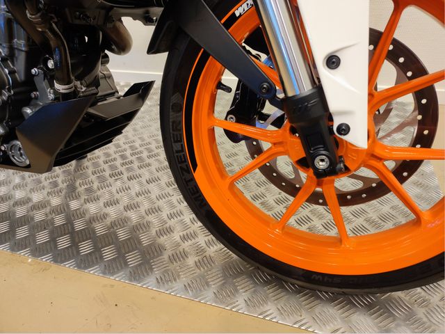 ktm - 390-duke-abs