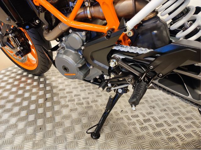 ktm - 390-duke-abs