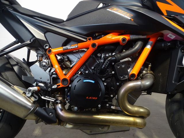 ktm - 1390-super-duke-r-evo