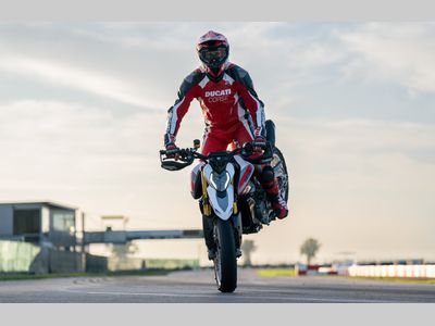DUCATI HYPERMOTARD V2 SP  – foto 2