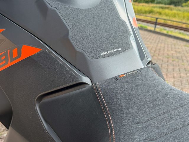 ktm - 1290-super-adventure-s