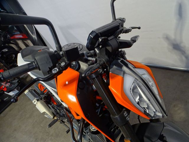 ktm - 390-duke-abs