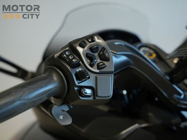 can-am - spyder-rs-s