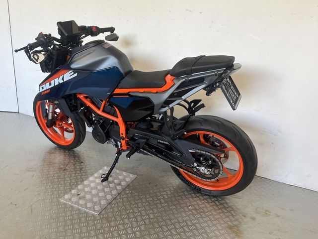 ktm - 390-duke