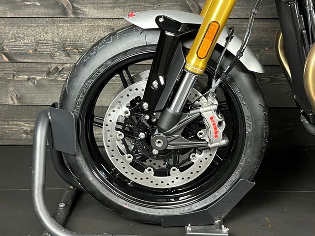 triumph - speed-twin-1200-rs