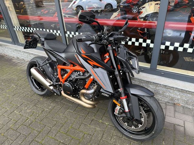 ktm - 1390-super-duke-r