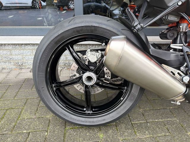 ktm - 1390-super-duke-r