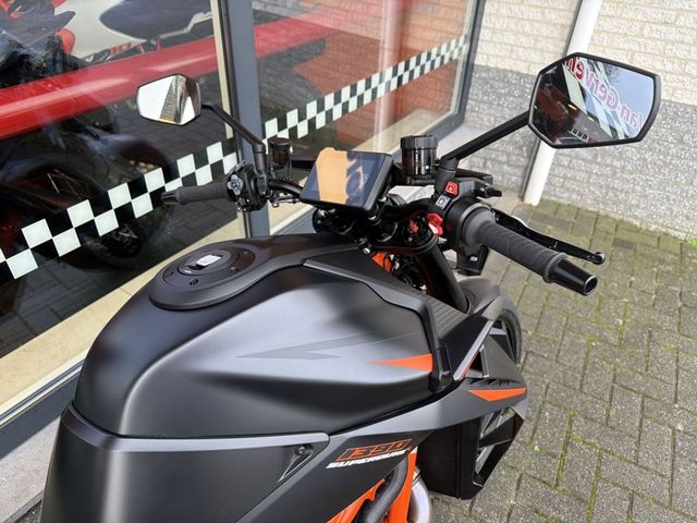 ktm - 1390-super-duke-r
