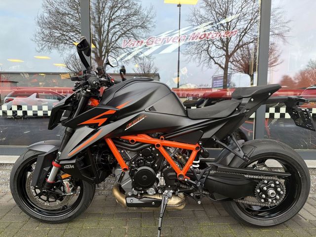 ktm - 1390-super-duke-r