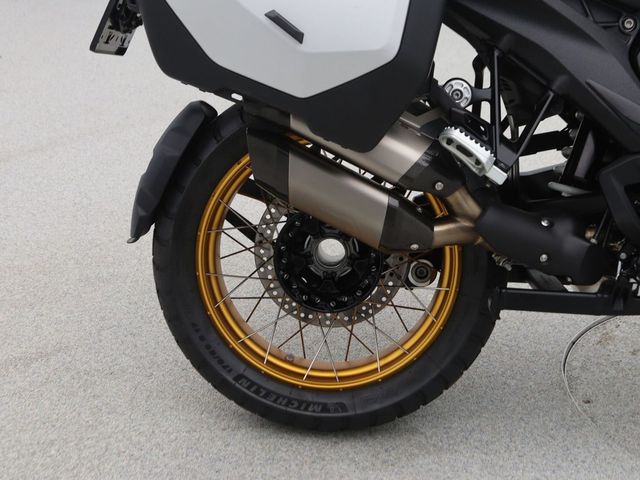 bmw - r-1300-gs