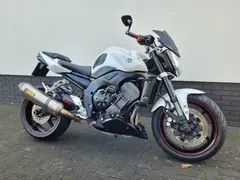 Yamaha FZ 1  -Veel extras ! -Supermooie motor -Akra ! 2009 occasion – foto 5 van 26